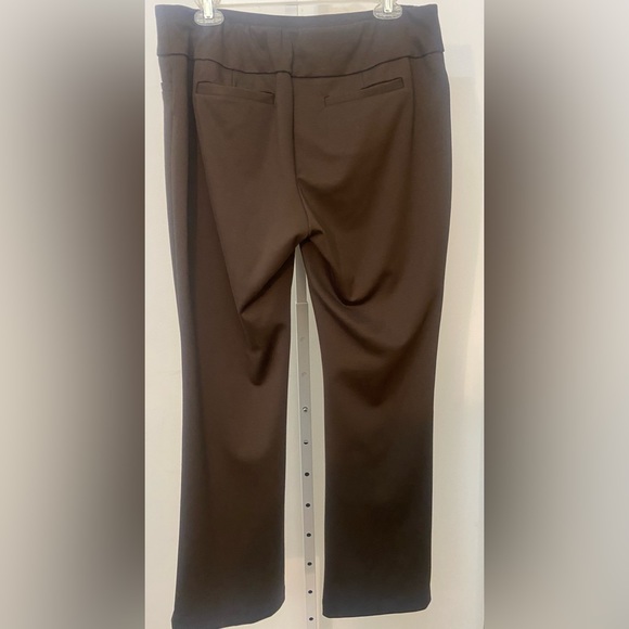 🔥NY&C Flare Leg Ponte Knit Pant. Color: Brown. Size LP (Large Petite) - Picture 4 of 8